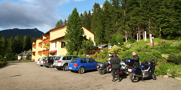 A Waldgasthof Panorama egy MOHO szálloda, azaz motorosbarát hotel.