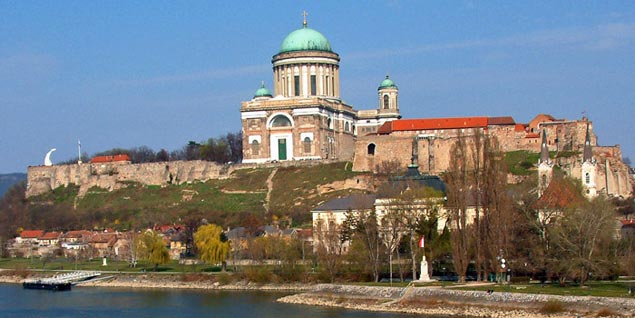 Esztergom látképe Párkány felől