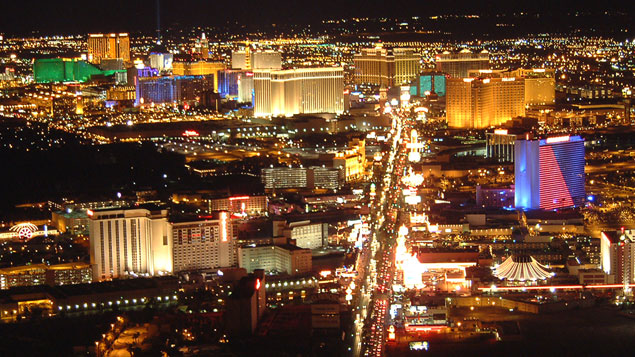 Las Vegas, a világ legnagyobb szállodái a Needle tetejéről